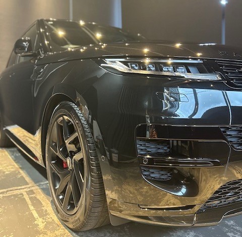 レンジローバースポーツにGLOSSYを施工しました