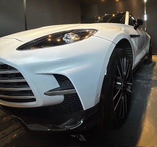 アストンマーチン DBX707にサテンフルプロテクションを施工しました